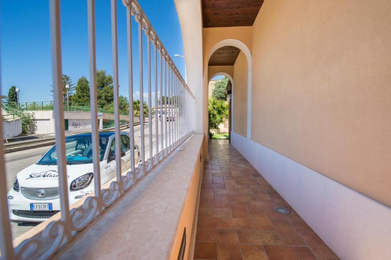 Villa Sajonara Elvira Fontane Bianche Exterior photo